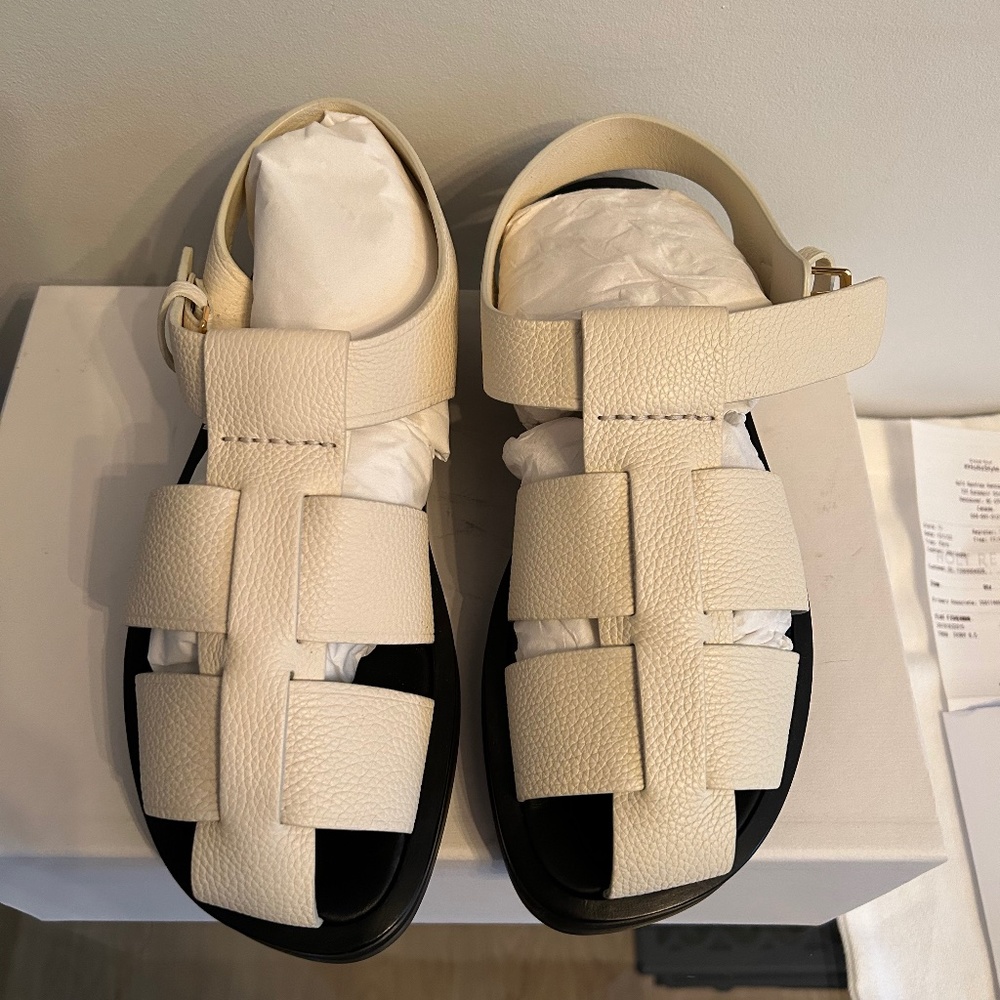 The row fisherman sandals size 38.5